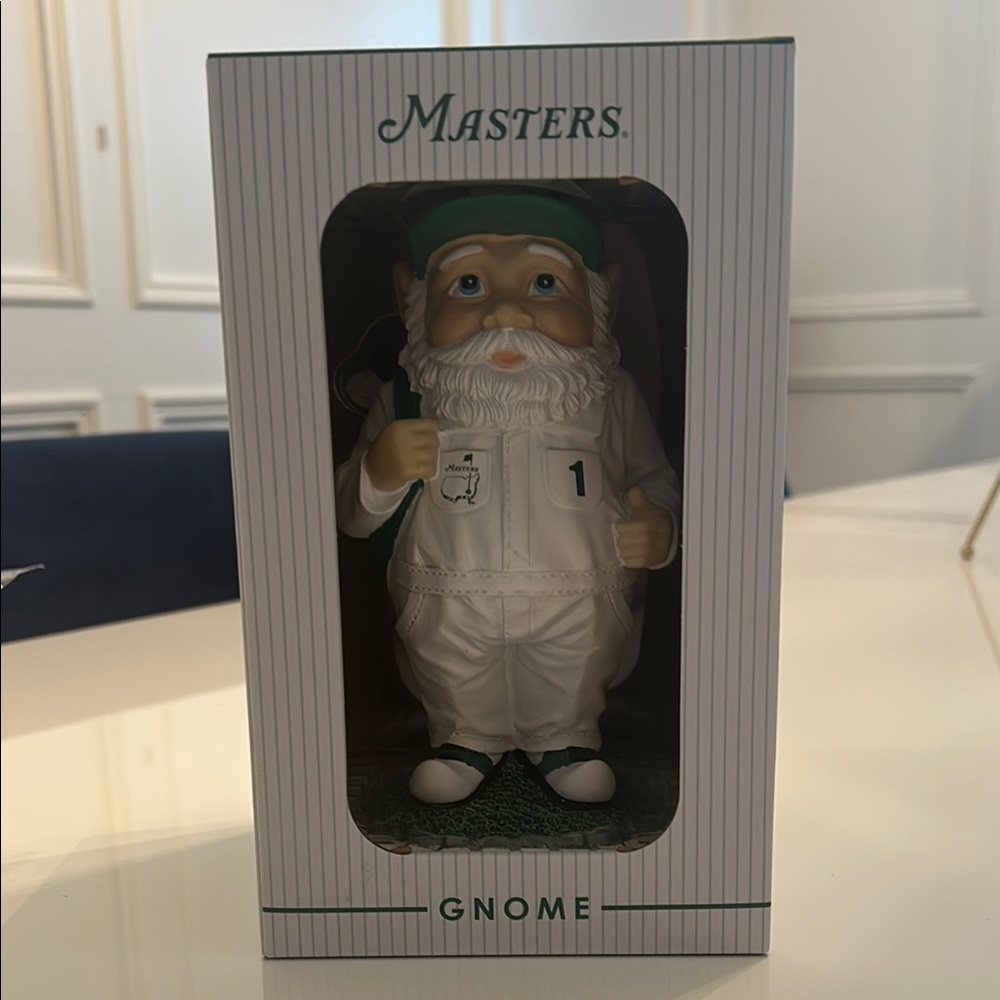 ⛳️ Masters small Gnome Figurine - White and Green